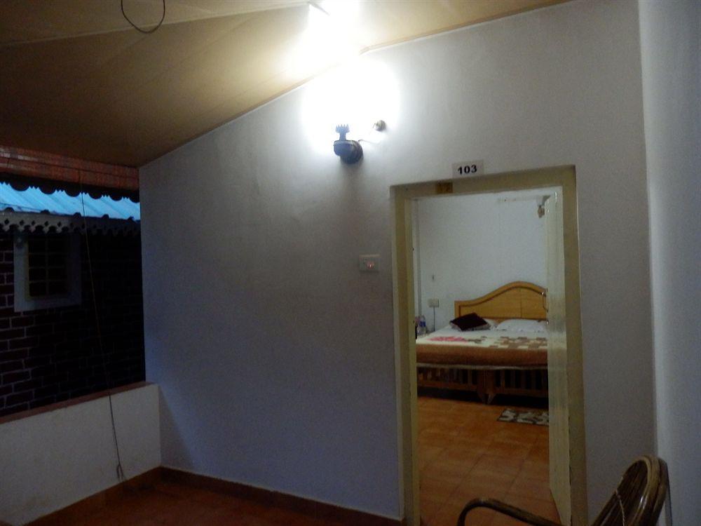 Green Garden Cottage Thekkady Buitenkant foto