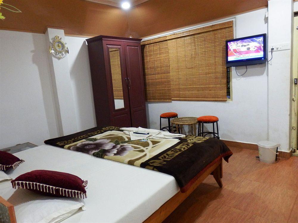 Green Garden Cottage Thekkady Buitenkant foto